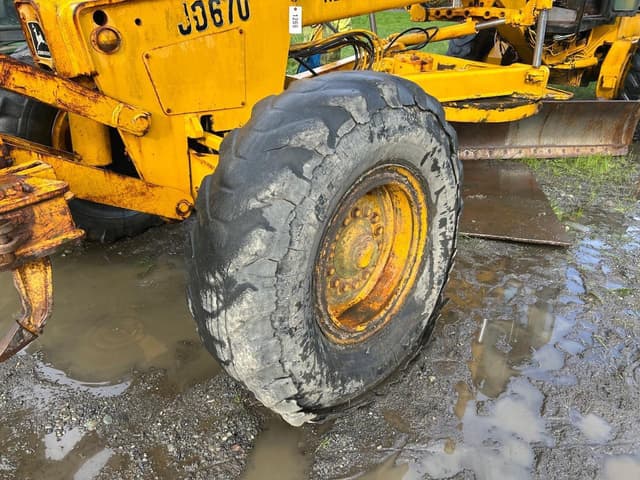 Image of John Deere 670 equipment image 2