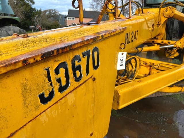 Image of John Deere 670 equipment image 3