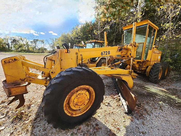 Image of John Deere 672B Primary image