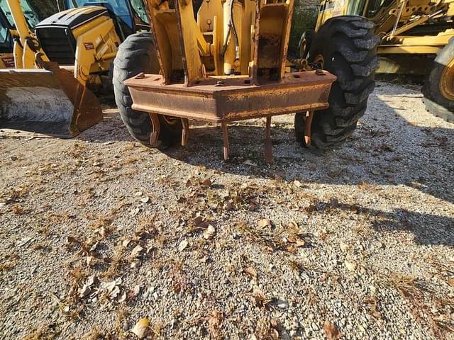 Image of John Deere 672B equipment image 2