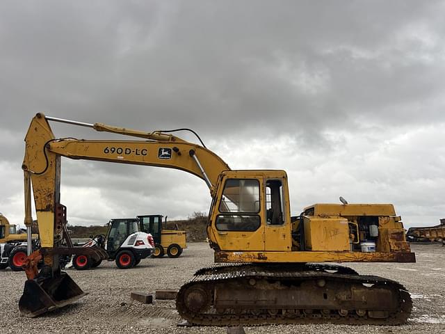 Image of John Deere 690D-LC equipment image 1