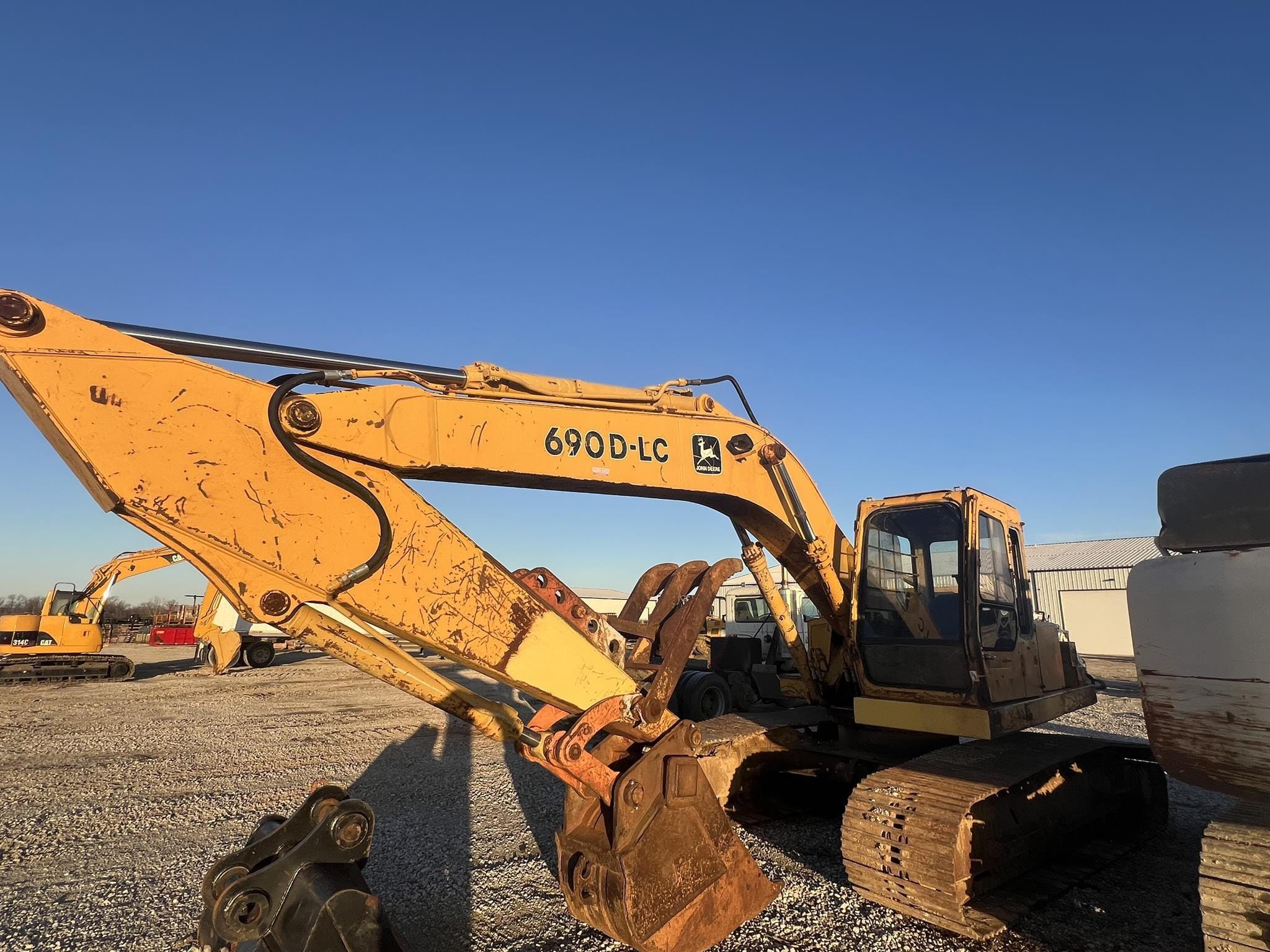 Main image John Deere 690D-LC