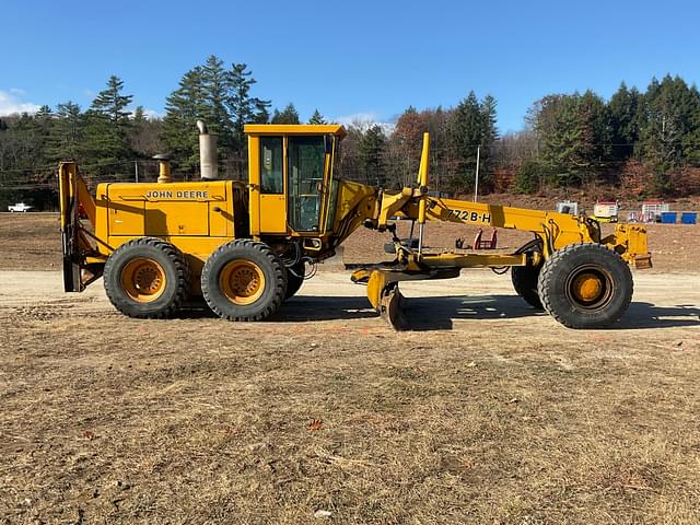 Image of John Deere 772BH equipment image 3