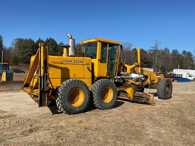 Image of John Deere 772BH equipment image 4