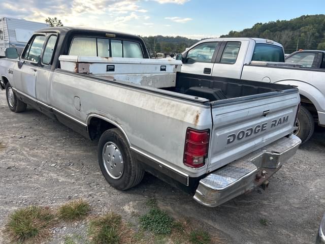 Image of Dodge D150 equipment image 4