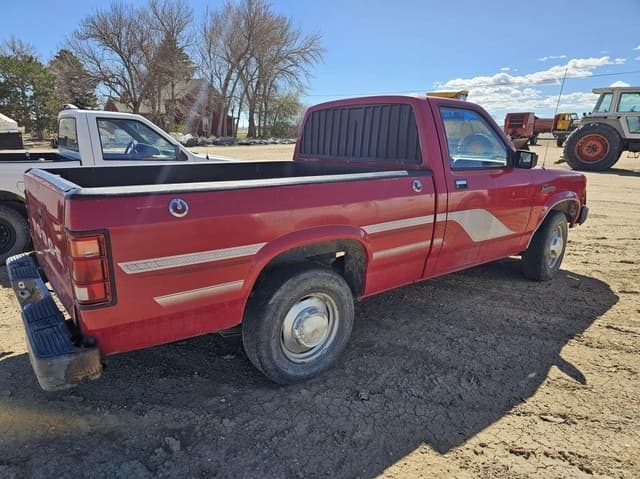 Image of Dodge Dakota equipment image 2