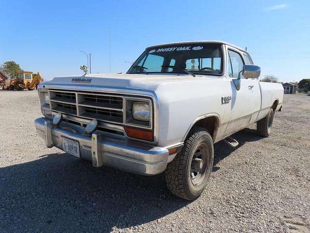 Image of Dodge Ram W150 equipment image 1