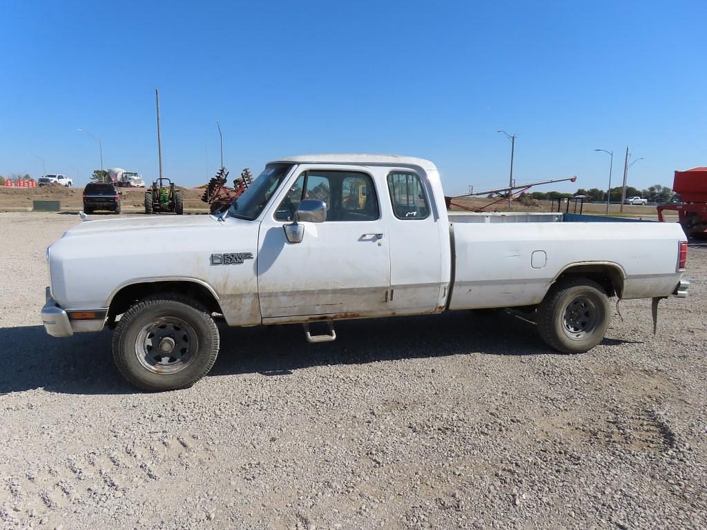 Image of Dodge Ram W150 Primary image