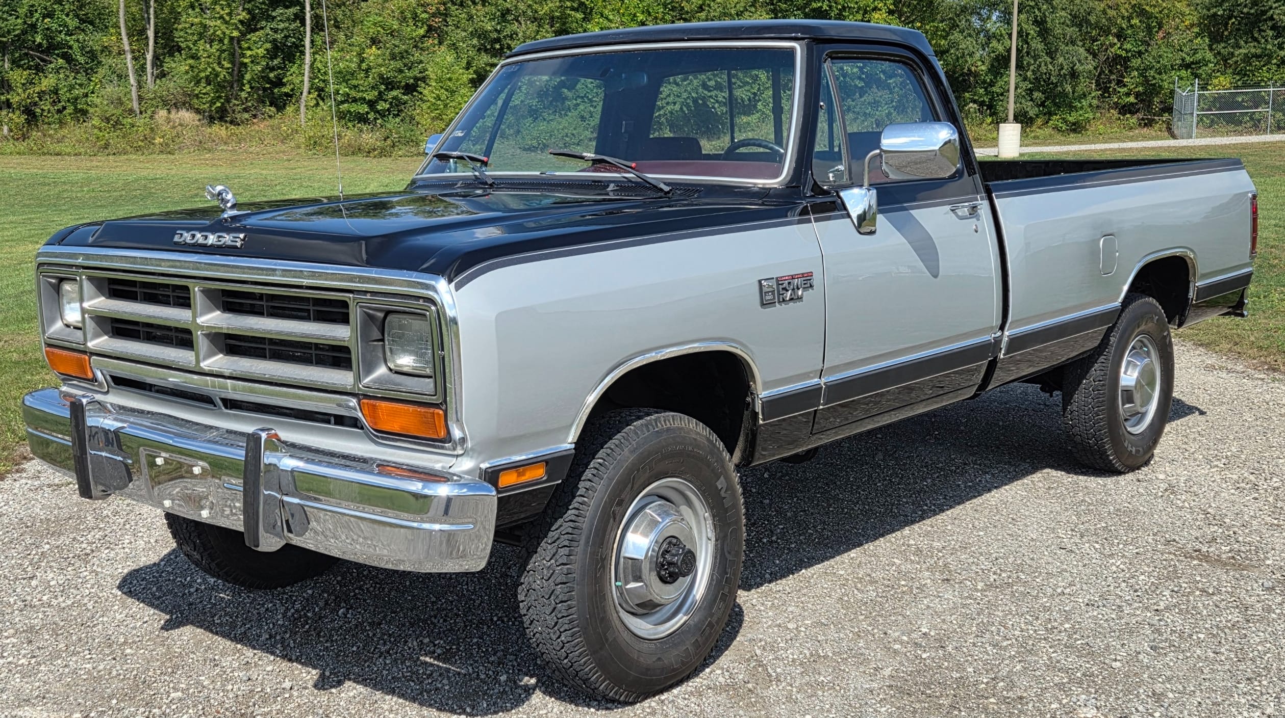 1990 Dodge Ram 350 Equipment Image0