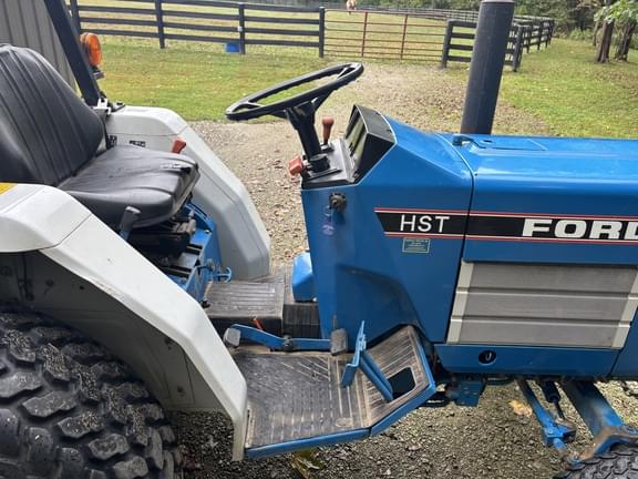 Image of Ford 1520 equipment image 4