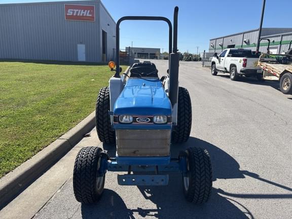 Image of Ford 1520 equipment image 2