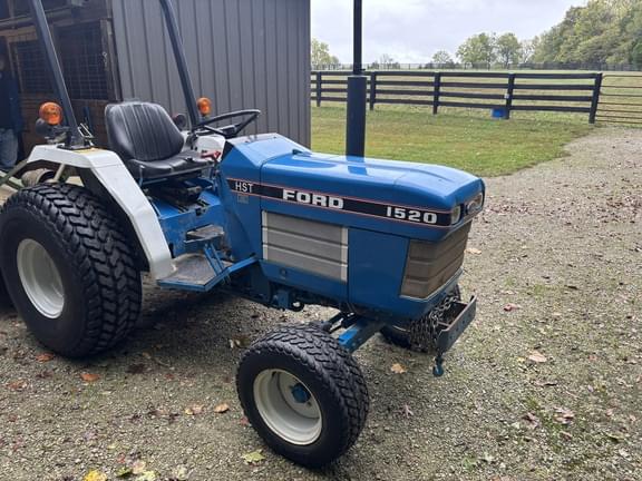 Image of Ford 1520 equipment image 2