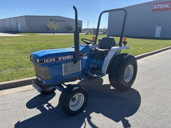 Image of Ford 1520 equipment image 1
