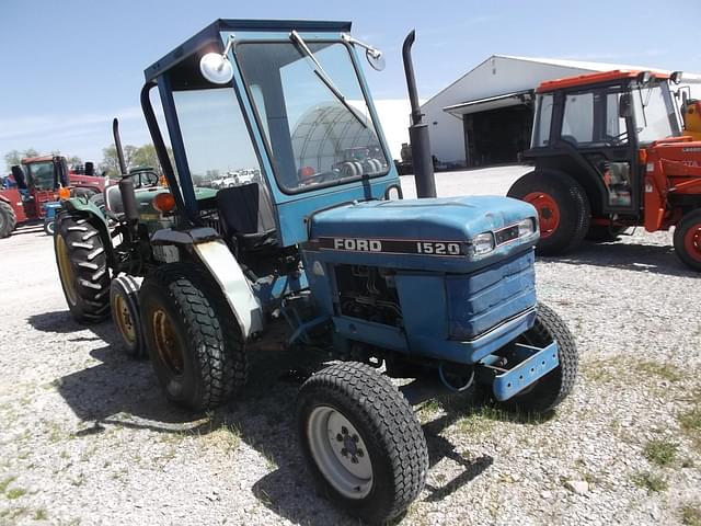 Image of Ford 1520 equipment image 3