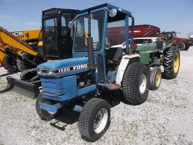 Image of Ford 1520 equipment image 1