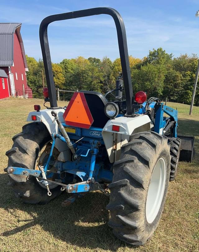 Image of Ford 1720 equipment image 3