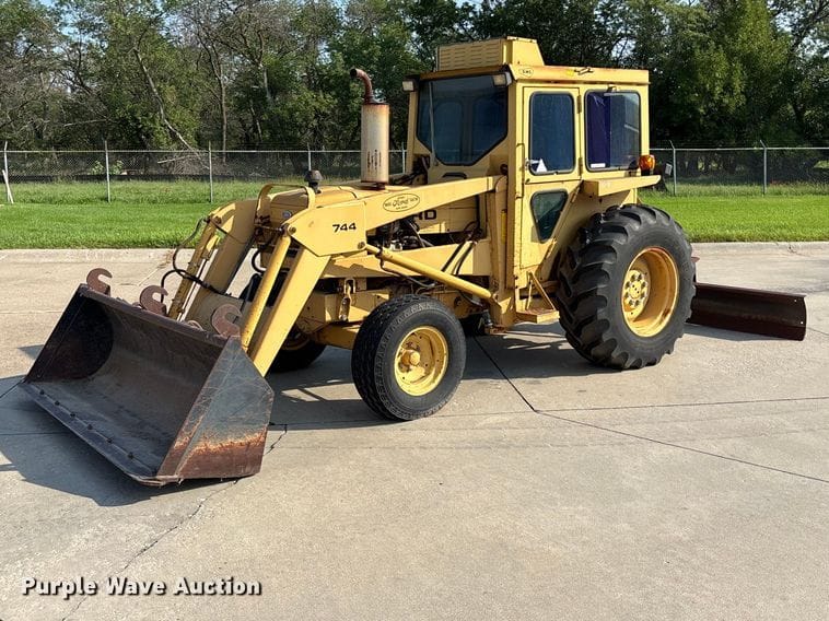 1990 Ford 250C Equipment Image0