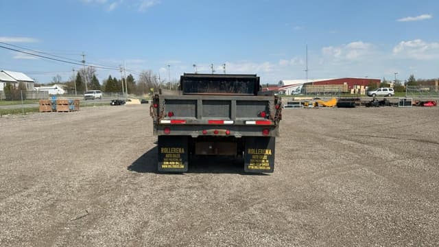 Image of Ford F700 equipment image 3