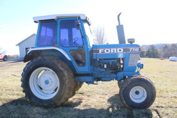 1990 Ford 7710 Equipment Image0