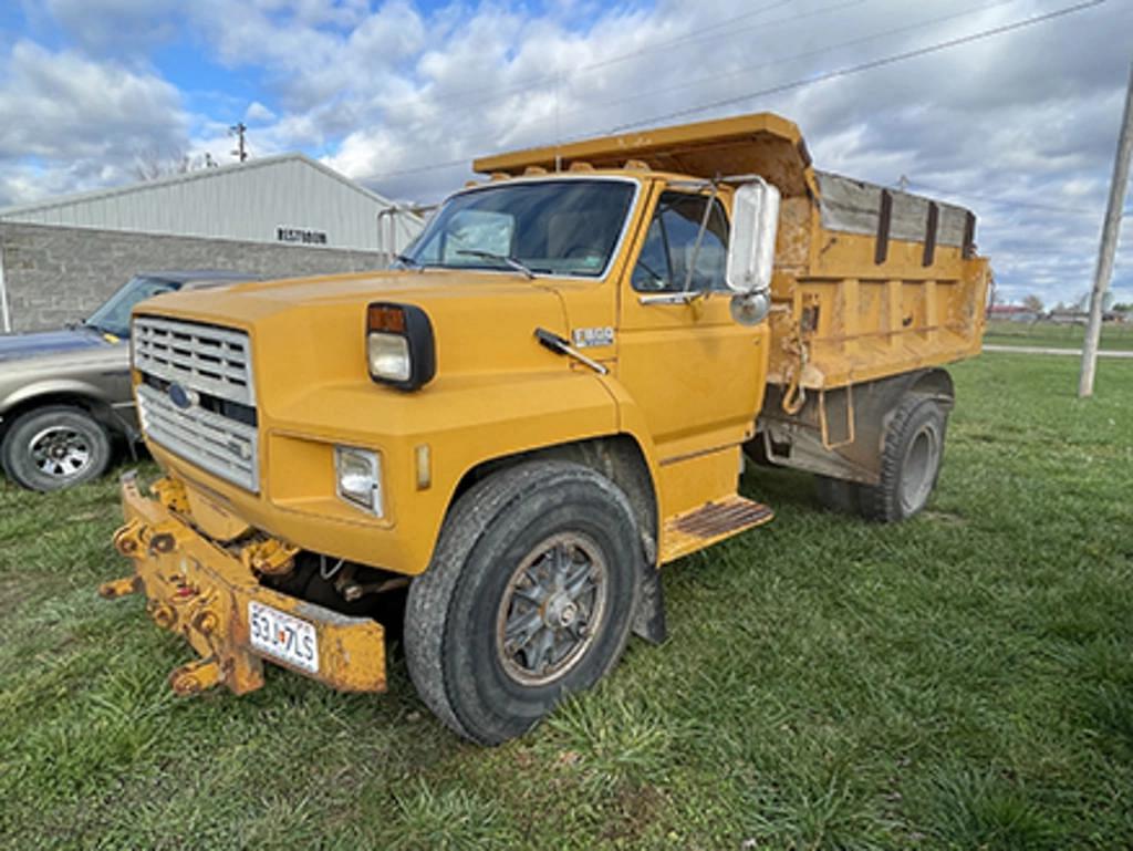 Image of Ford F-800 Primary image