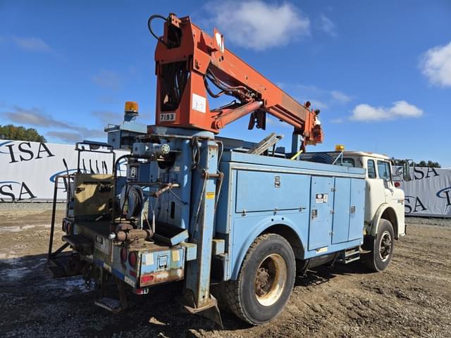 Image of Ford F-8000 equipment image 4