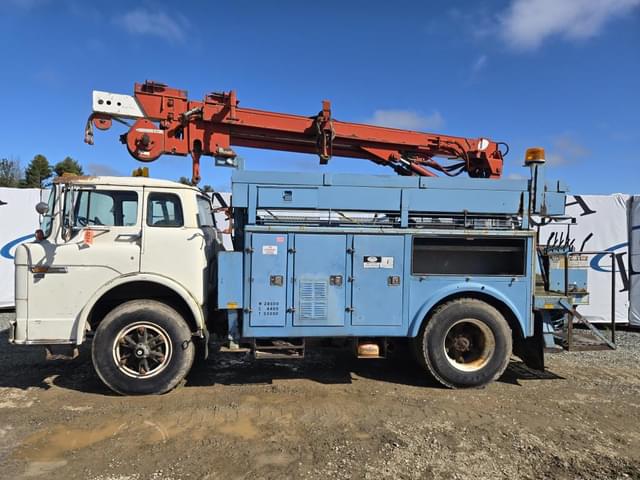 Image of Ford F-8000 equipment image 1