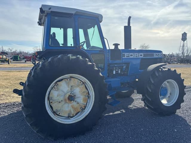 Image of Ford 8730 equipment image 4