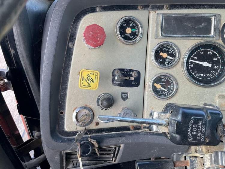 Main image Ford L9000 102