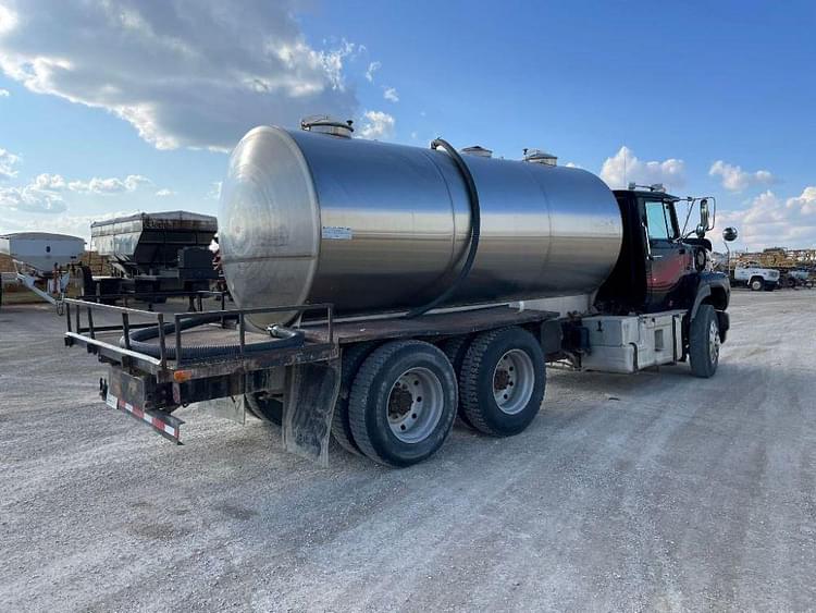 Main image Ford L9000 11