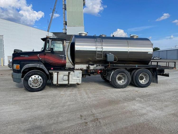 Main image Ford L9000 19