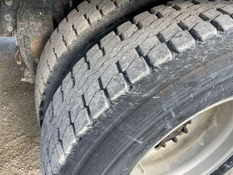Main image Ford L9000 44