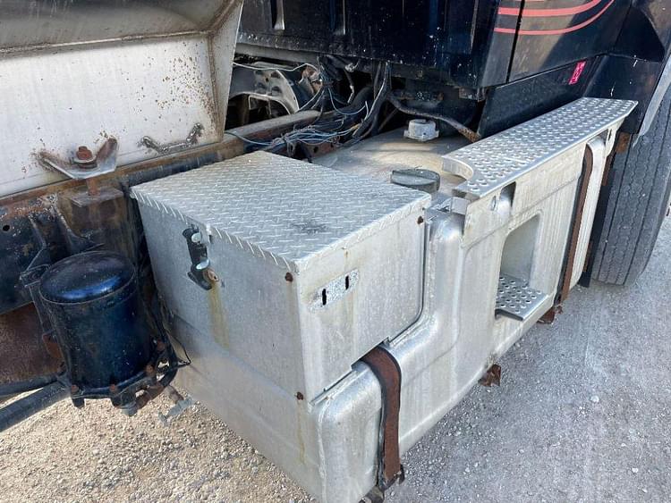Main image Ford L9000 57