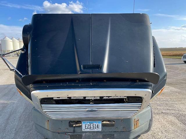 Thumbnail image Ford L9000 66