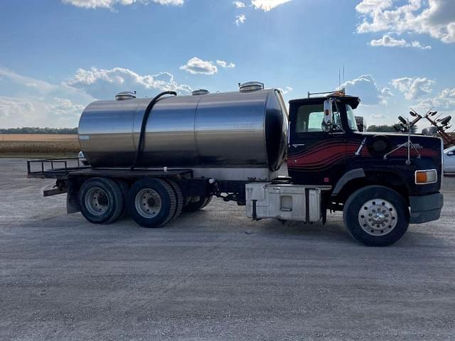 Thumbnail image Ford L9000 7