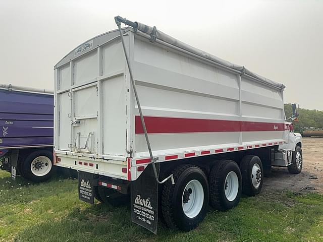 Image of Ford Aeromax L9000 equipment image 3
