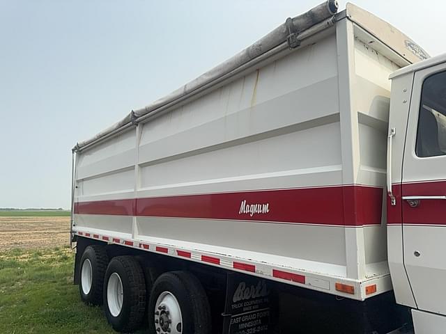 Image of Ford Aeromax L9000 equipment image 2
