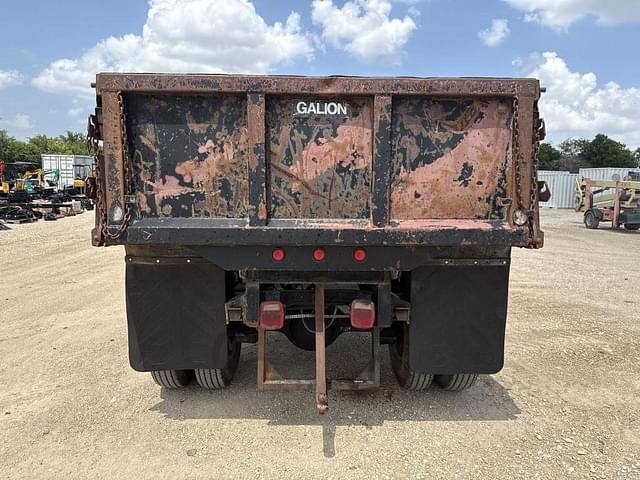 Image of Ford F-600 equipment image 3