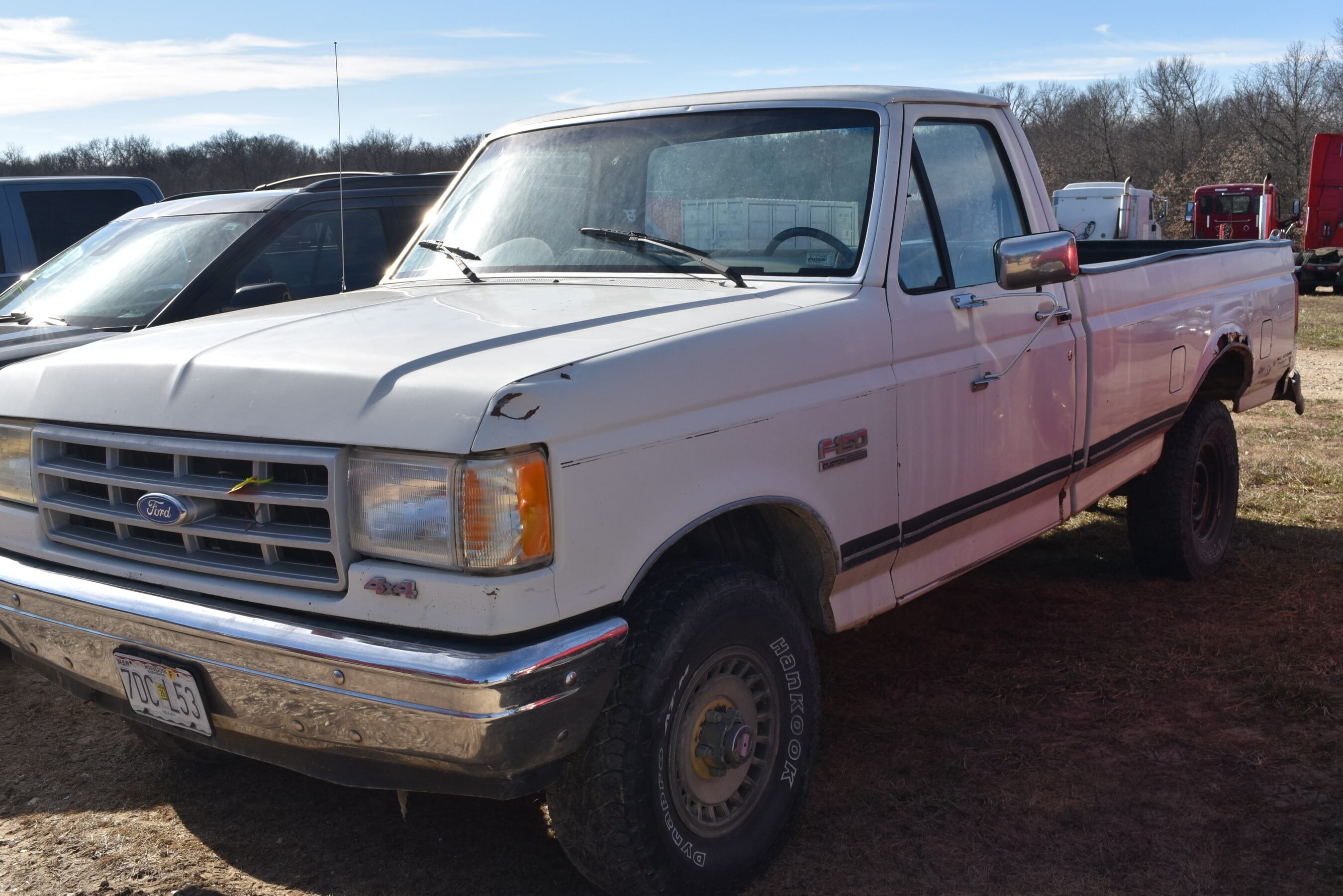 1990 Ford F-150 Equipment Image0