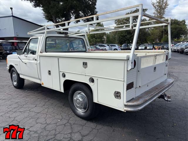 Image of Ford F-250 equipment image 3