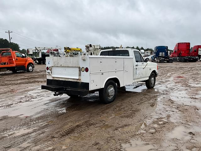 Image of Ford F-250 equipment image 4