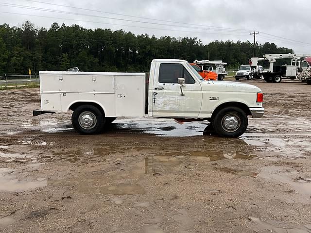 Image of Ford F-250 equipment image 3