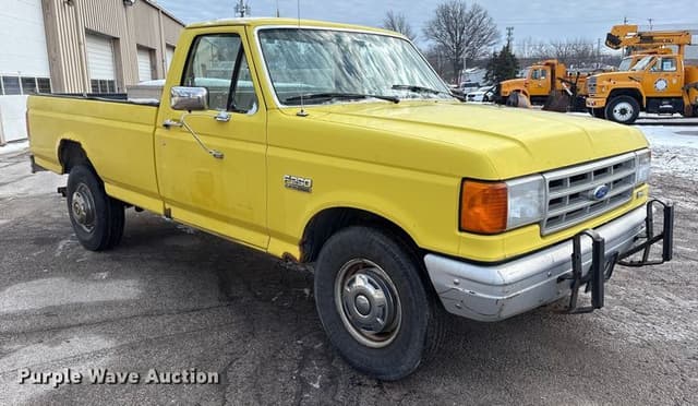 Image of Ford F-250 equipment image 2
