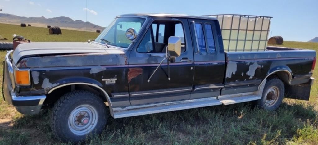 1990 Ford F-250 Equipment Image0