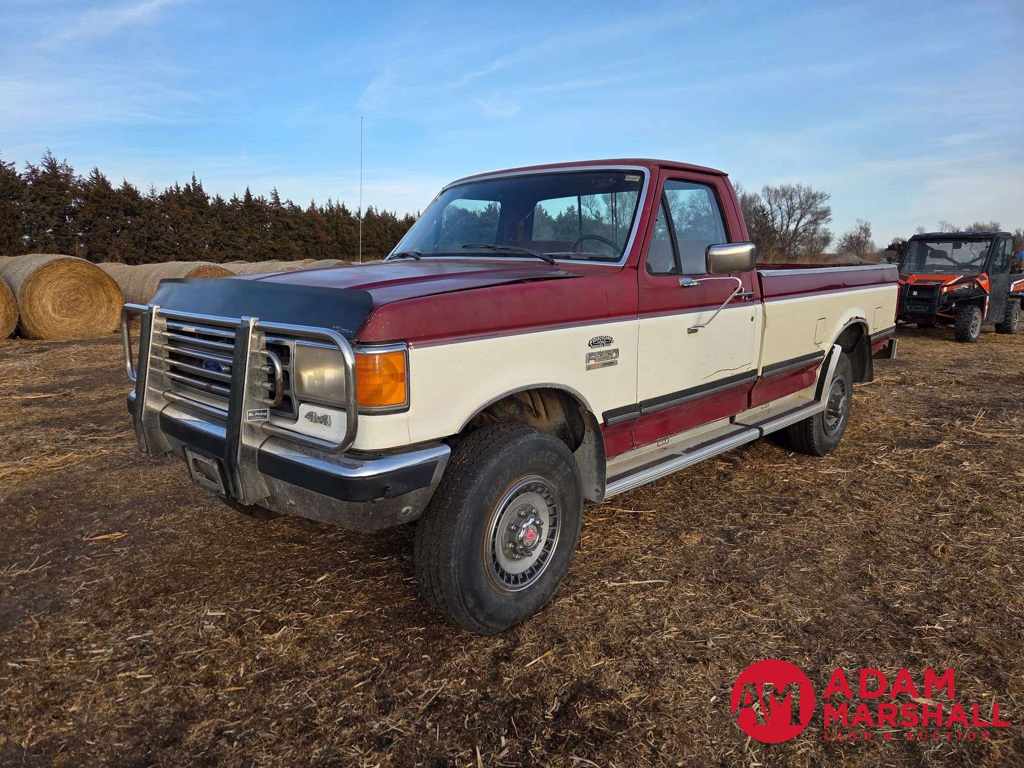 1990 Ford F-250 Equipment Image0