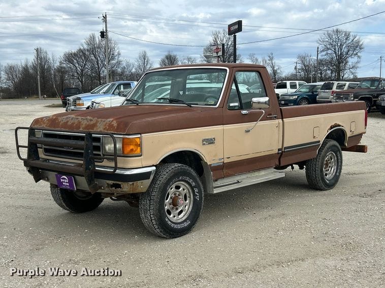 1990 Ford F-250 Equipment Image0
