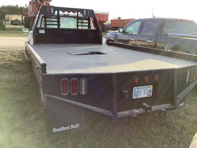 Image of Ford F-350 equipment image 3