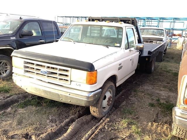 Image of Ford F-350 equipment image 1