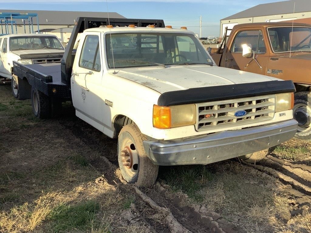 1990 Ford F-350 Equipment Image0