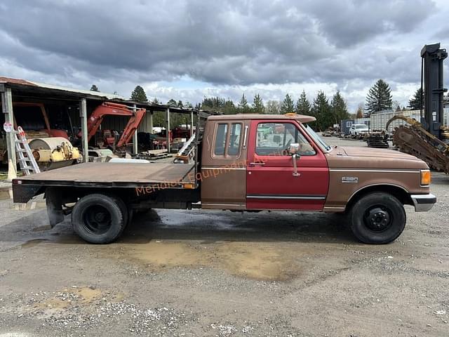Image of Ford F-350 equipment image 4