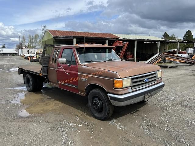 Image of Ford F-350 equipment image 2